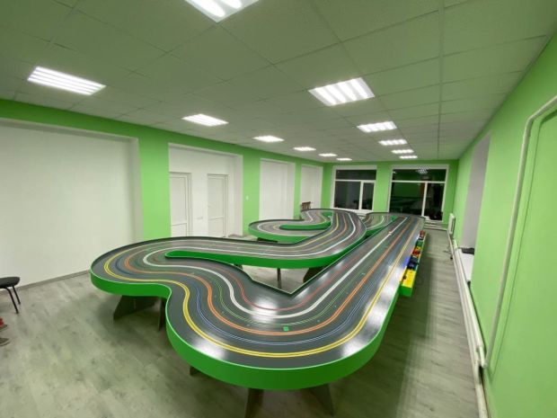 Трек для трасових автомоделей (6 доріжок, 33 метри), Світлина 3